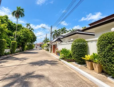 Villa With Pool – 写真 6